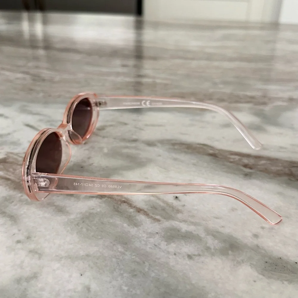 Pink Clear Oval Retro Style Sunglasses- Beach Vacation Vintage Inspired - Picture 6 of 16